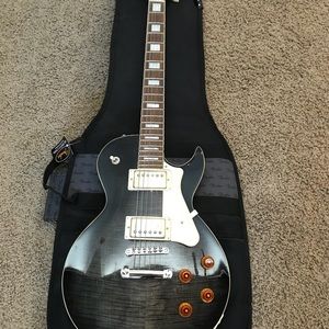 Cort Cr250TBK guitar. Cort mx15r amp. Stand & Case